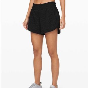 Lululemon track that short 5”, deep camo multi